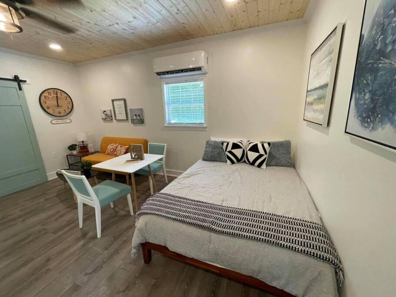 Beautifully Renovated Studio 2 Miles From Marina! Winchester Ngoại thất bức ảnh
