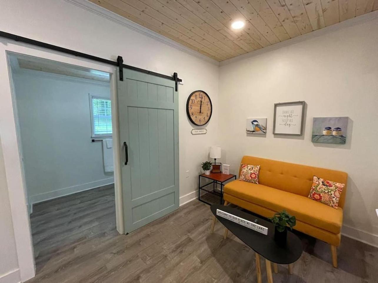 Beautifully Renovated Studio 2 Miles From Marina! Winchester Ngoại thất bức ảnh