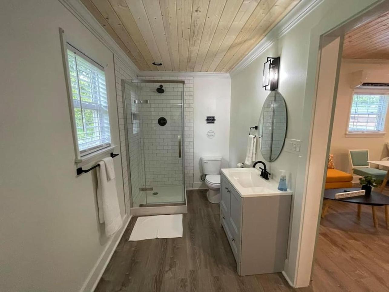 Beautifully Renovated Studio 2 Miles From Marina! Winchester Ngoại thất bức ảnh
