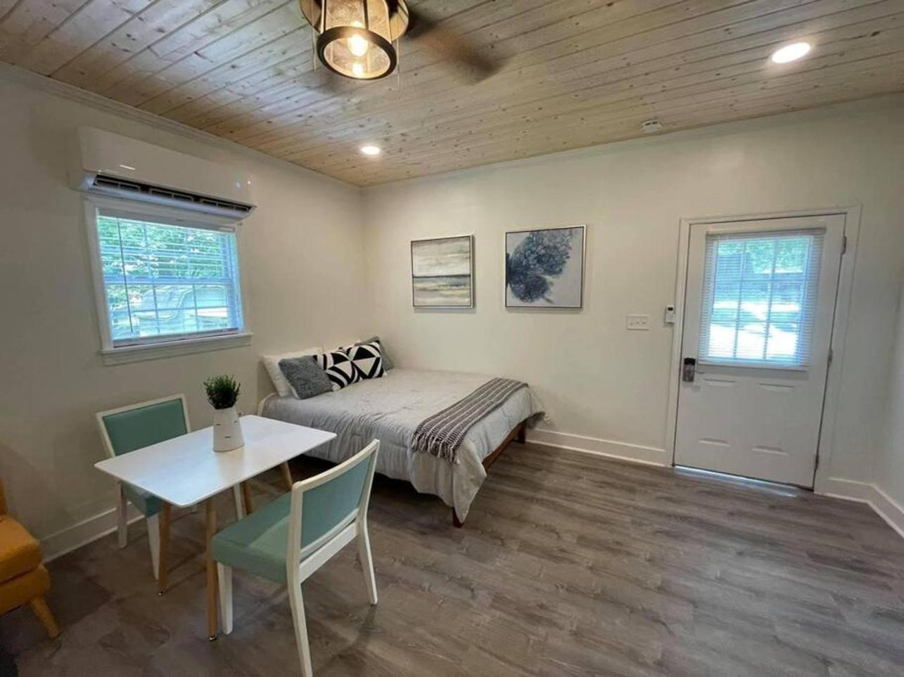 Beautifully Renovated Studio 2 Miles From Marina! Winchester Ngoại thất bức ảnh