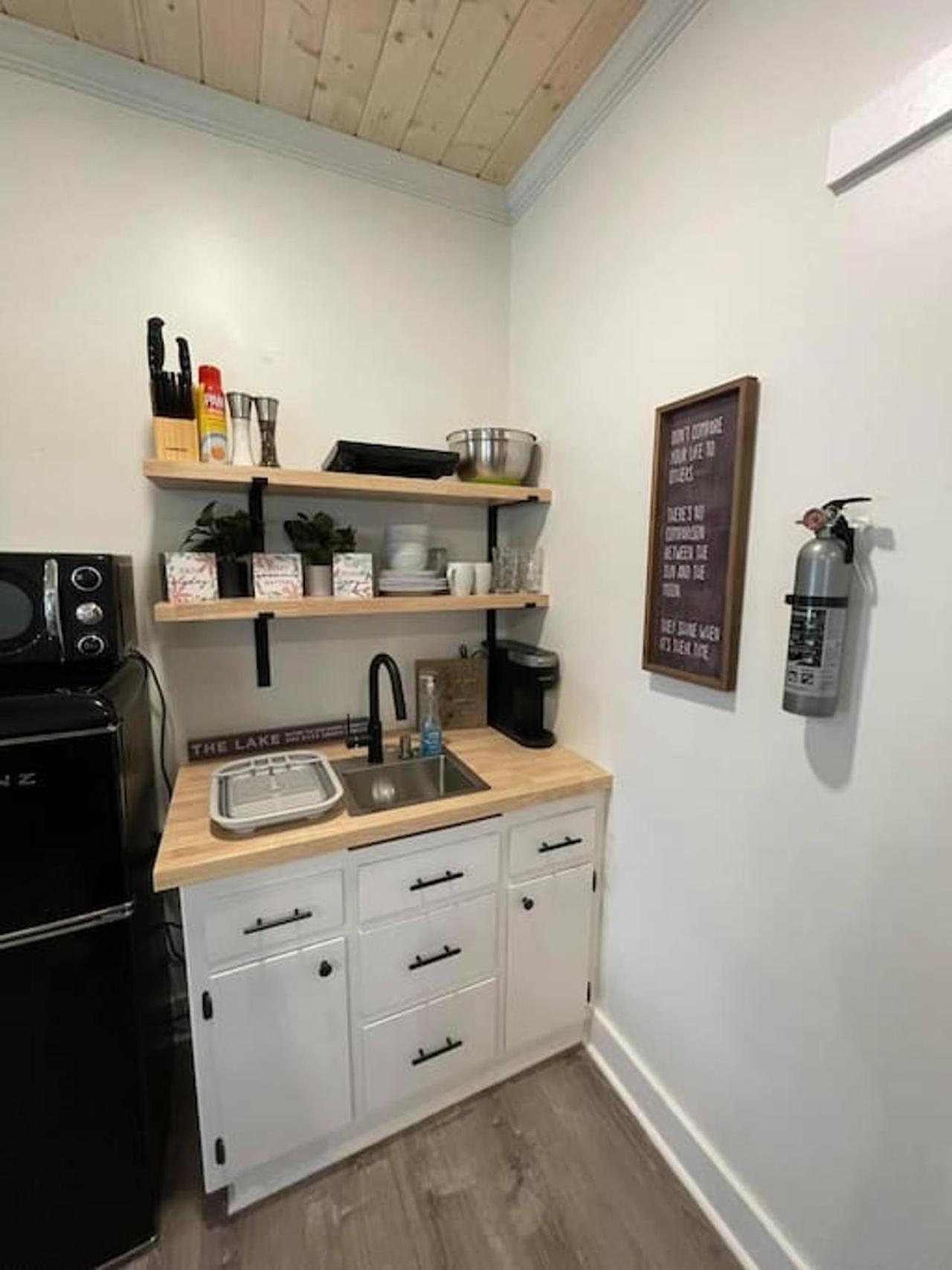 Beautifully Renovated Studio 2 Miles From Marina! Winchester Ngoại thất bức ảnh